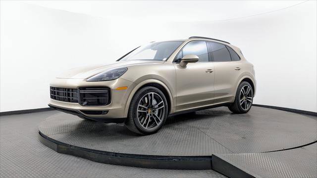 Used 2019 Porsche Cayenne Turbo w/ Premium Plus Package AWD/4WD image 2