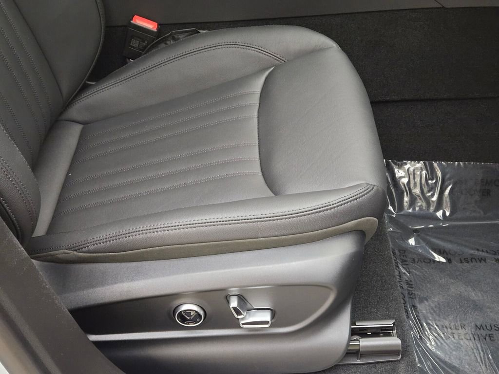 Used 2024 Maserati Grecale GT image 27