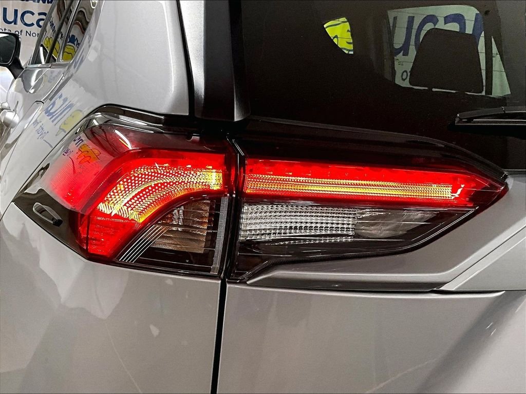 Certified 2025 Toyota RAV4 XLE AWD/4WD image 31