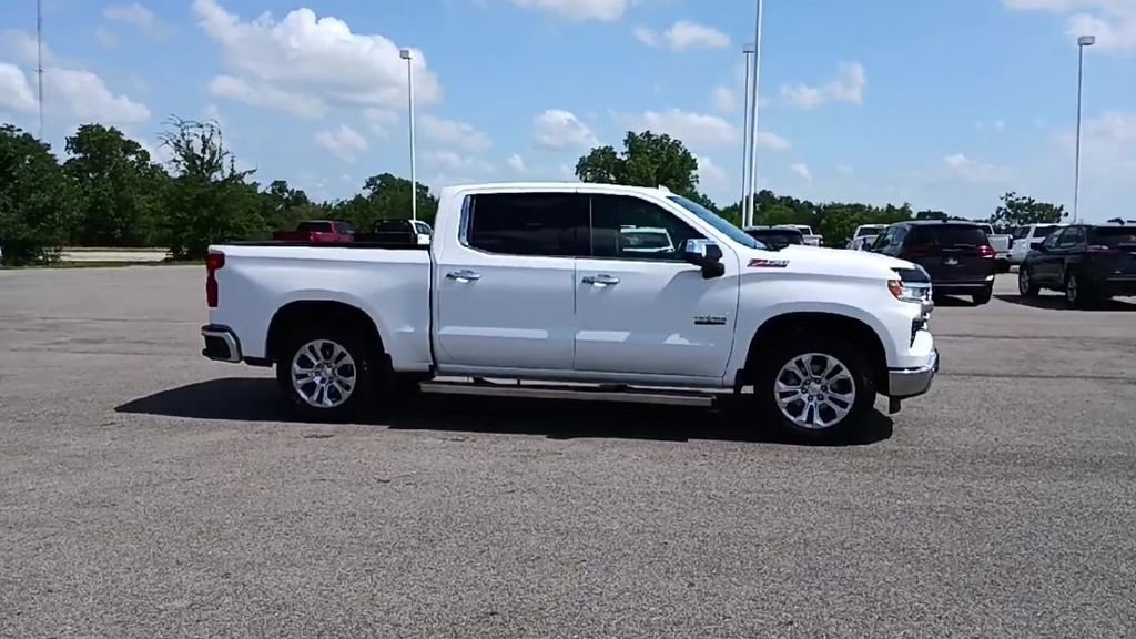 Used 2025 Chevrolet Silverado 1500 LTZ image 9