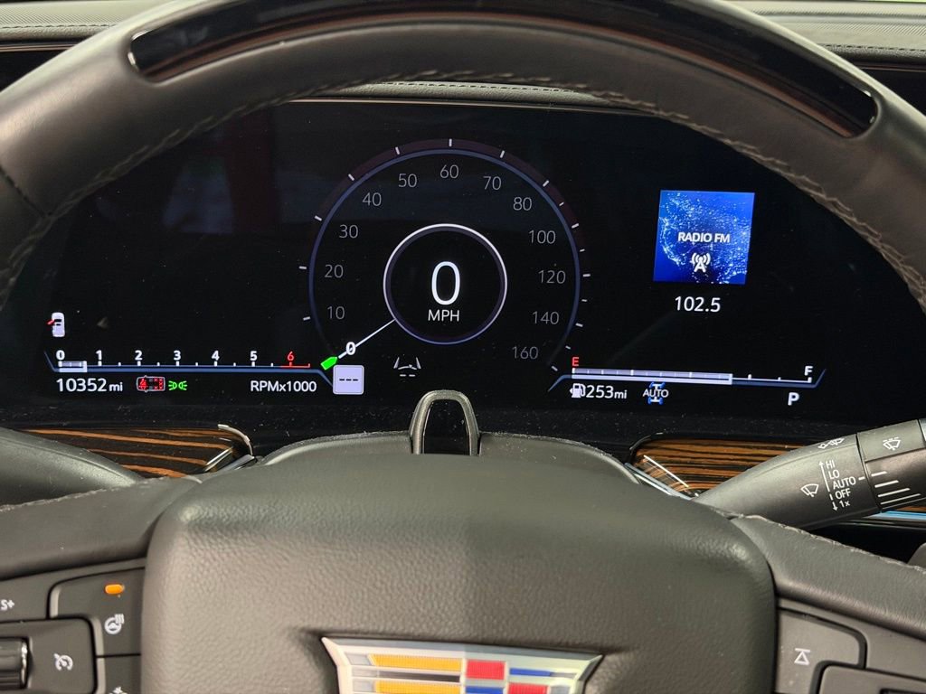 Used 2024 Cadillac Escalade ESV Premium Luxury image 46