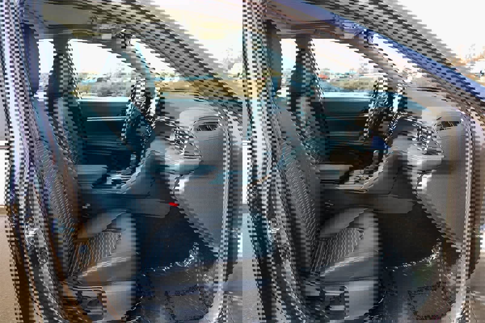 Used 2024 Toyota Camry SE w/ Audio Upgrade Package FWD image 4