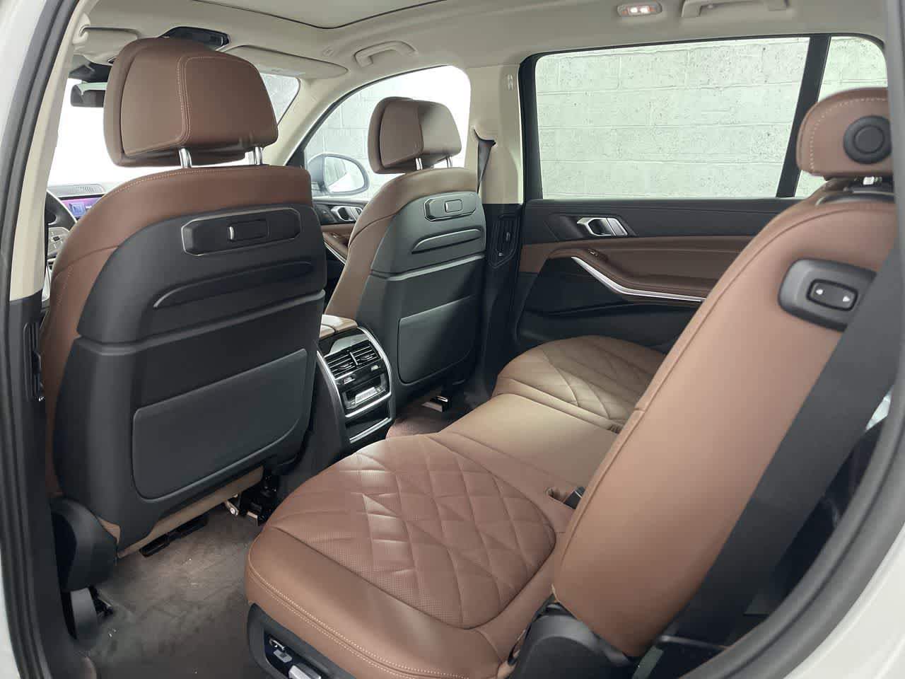 Certified 2024 BMW X7 xDrive40i w/ Parking Assistance Package AWD/4WD image 15