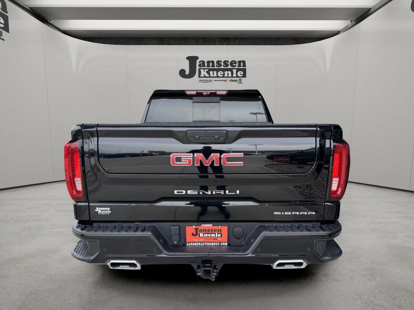 Used 2024 GMC Sierra 1500 Denali w/ Denali Reserve Package AWD/4WD image 2