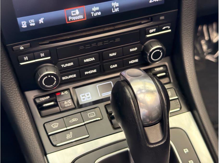 Used 2017 Porsche 718 Boxster S RWD image 19