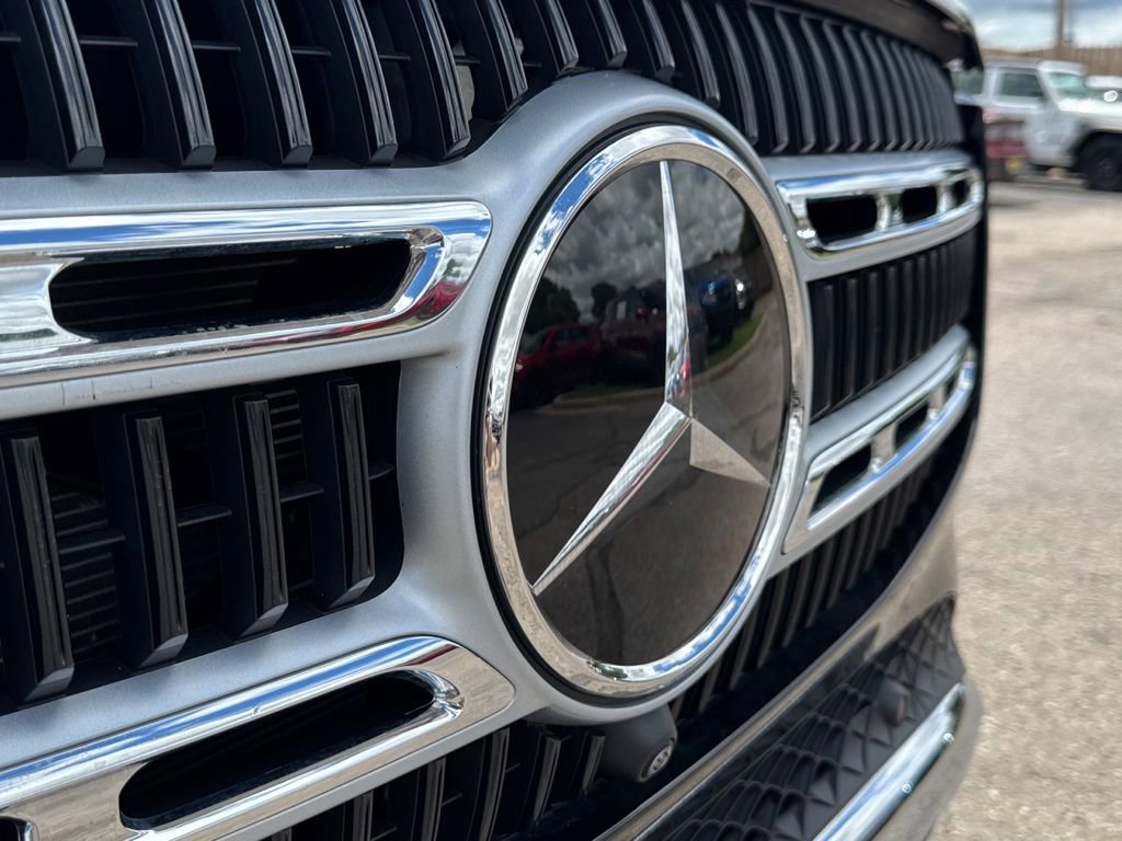 Used 2025 Mercedes-Benz GLE 450e 4MATIC w/ Driver Assistance Package image 54