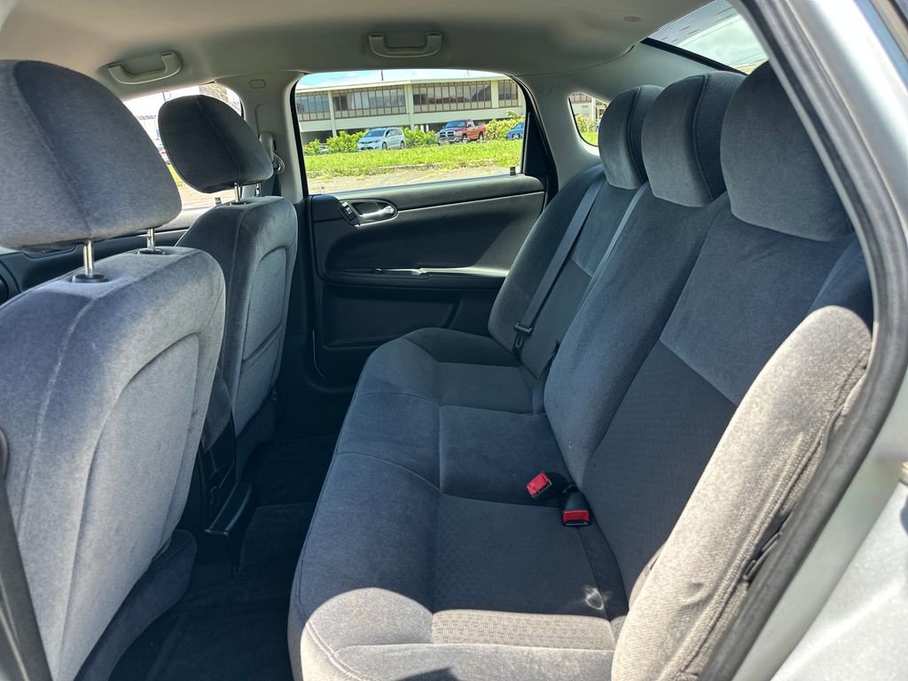 Used 2011 Chevrolet Impala Police FWD image 15