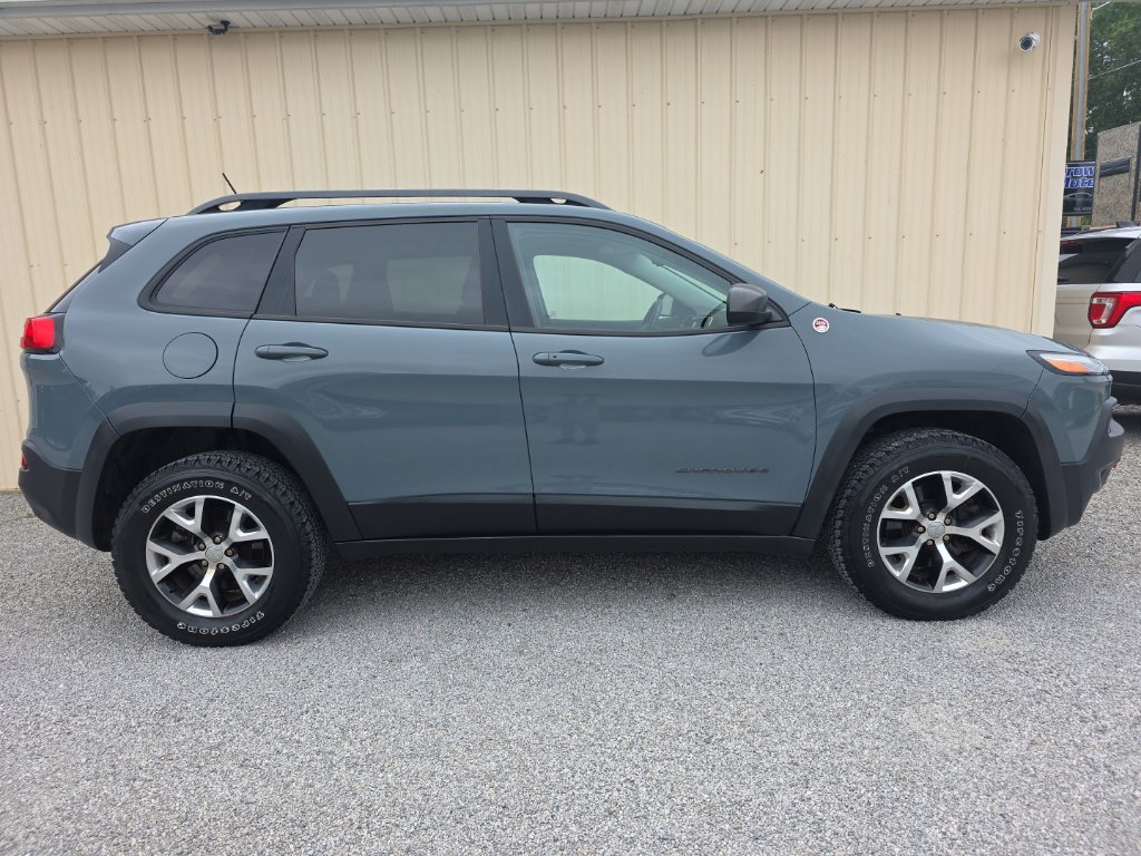 Used 2014 Jeep Cherokee Trailhawk w/ Comfort/Convenience Group AWD/4WD image 6