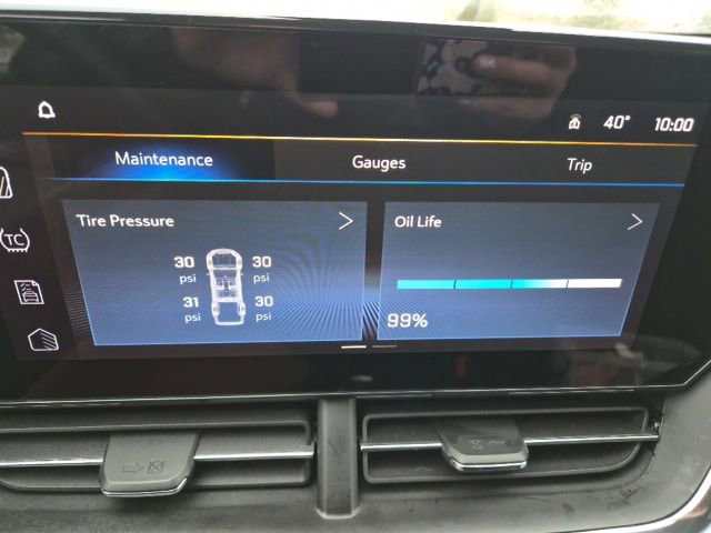 Used 2025 Chevrolet Trax LT w/ Driver Confidence Package image 25