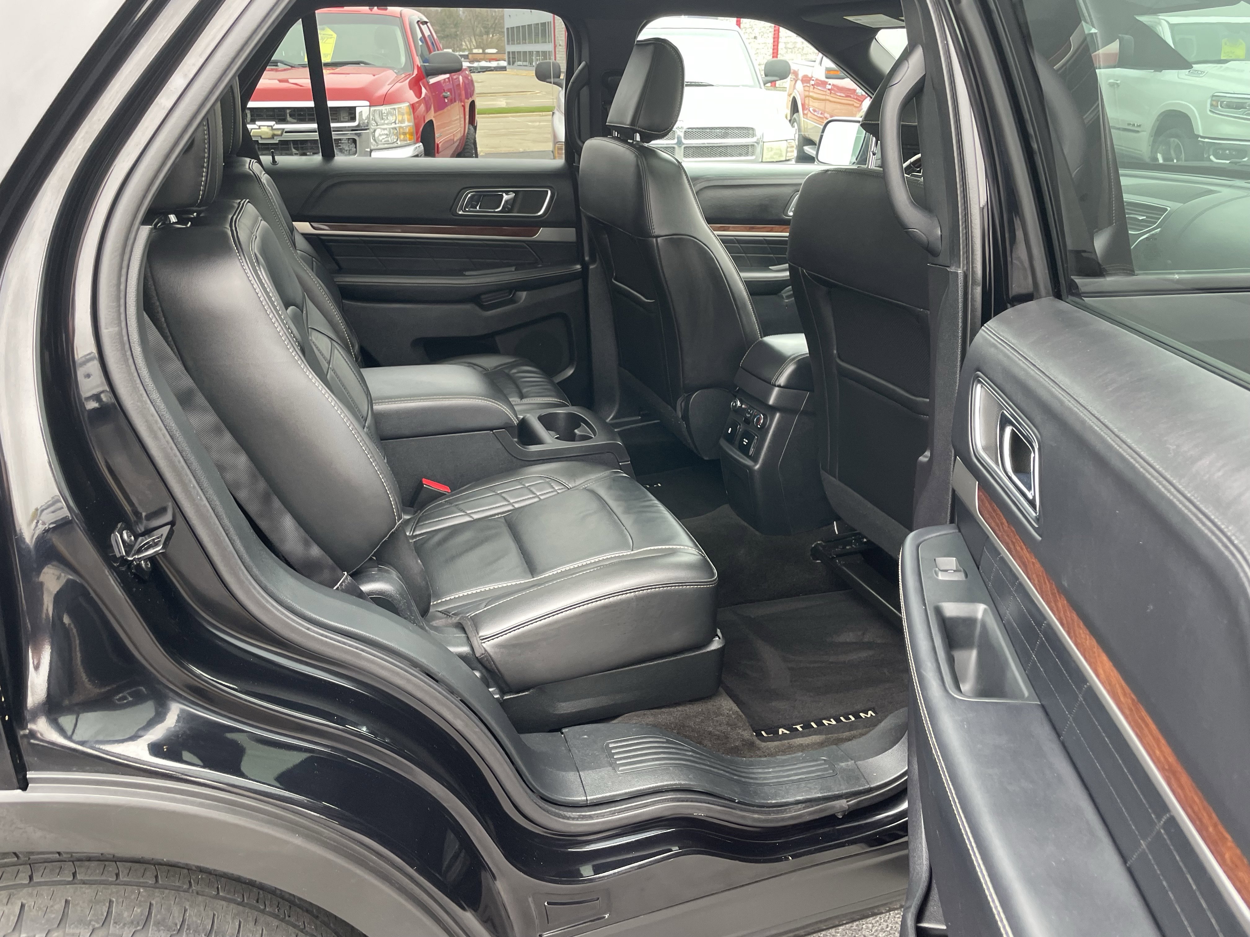 Used 2018 Ford Explorer Platinum AWD/4WD image 31