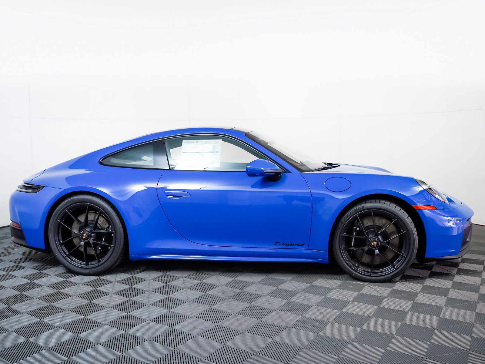 New 2026 Porsche 911 Carrera 4 GTS image 9