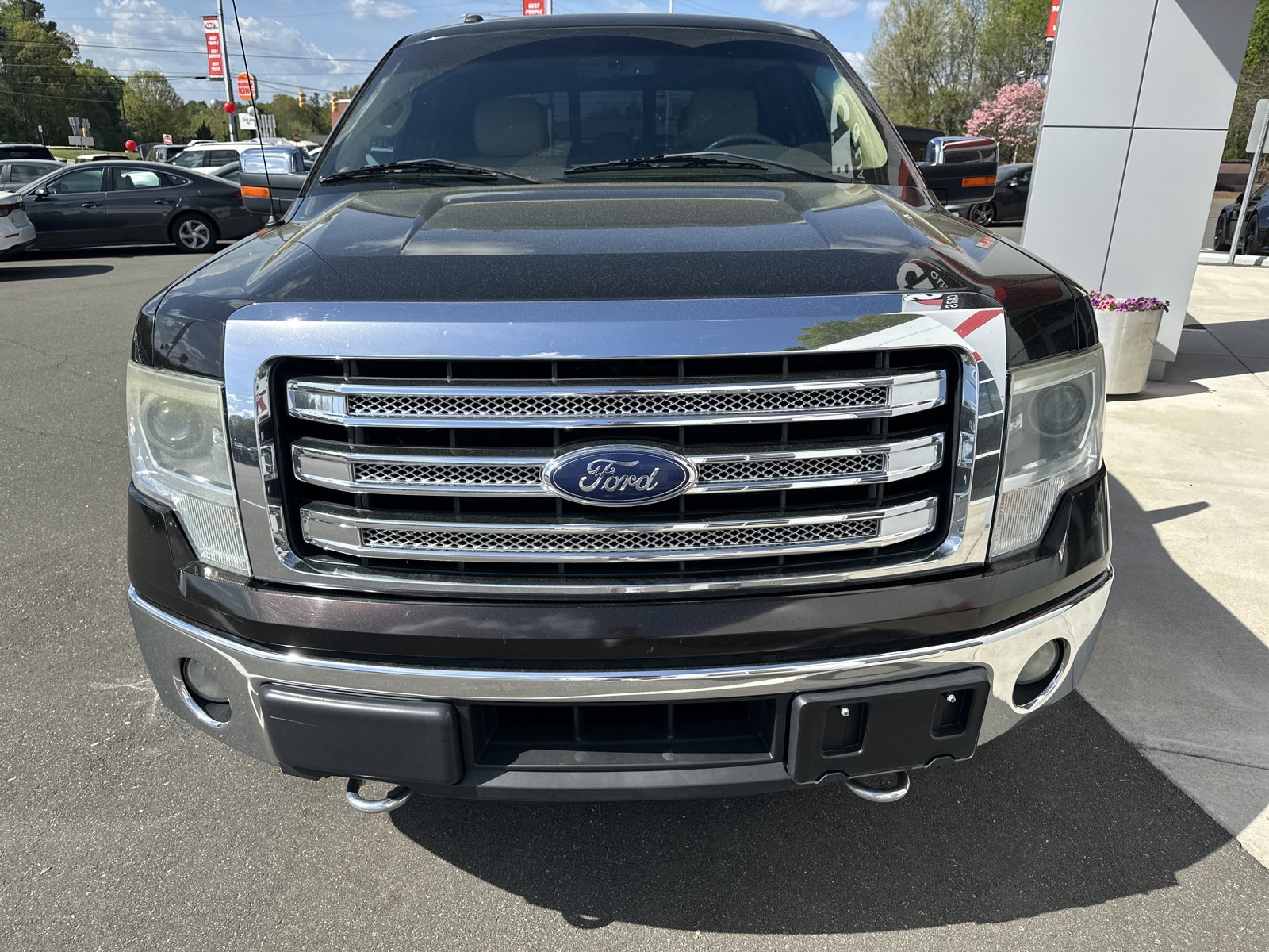Used 2014 Ford F150 Lariat w/ Equipment Group 502A Luxury AWD/4WD image 3