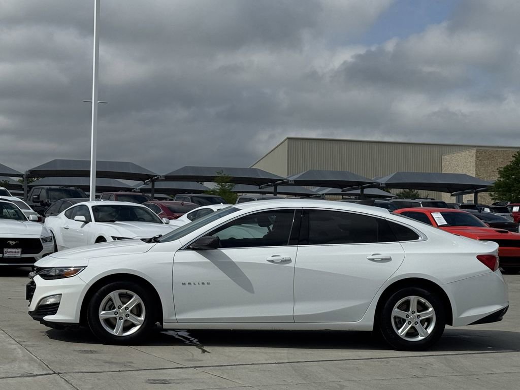 Used 2021 Chevrolet Malibu LS FWD image 3