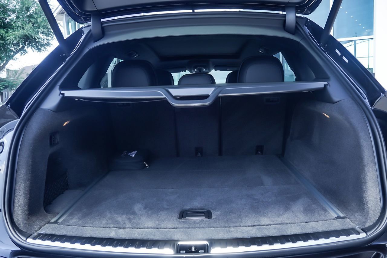 Certified 2024 Bentley Bentayga Extended Wheelbase image 38