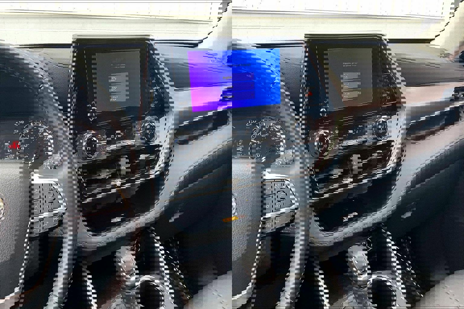 Used 2023 Toyota Highlander XLE image 7