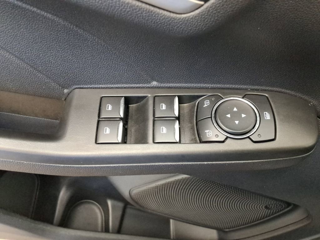 Used 2021 Ford Escape SE image 19