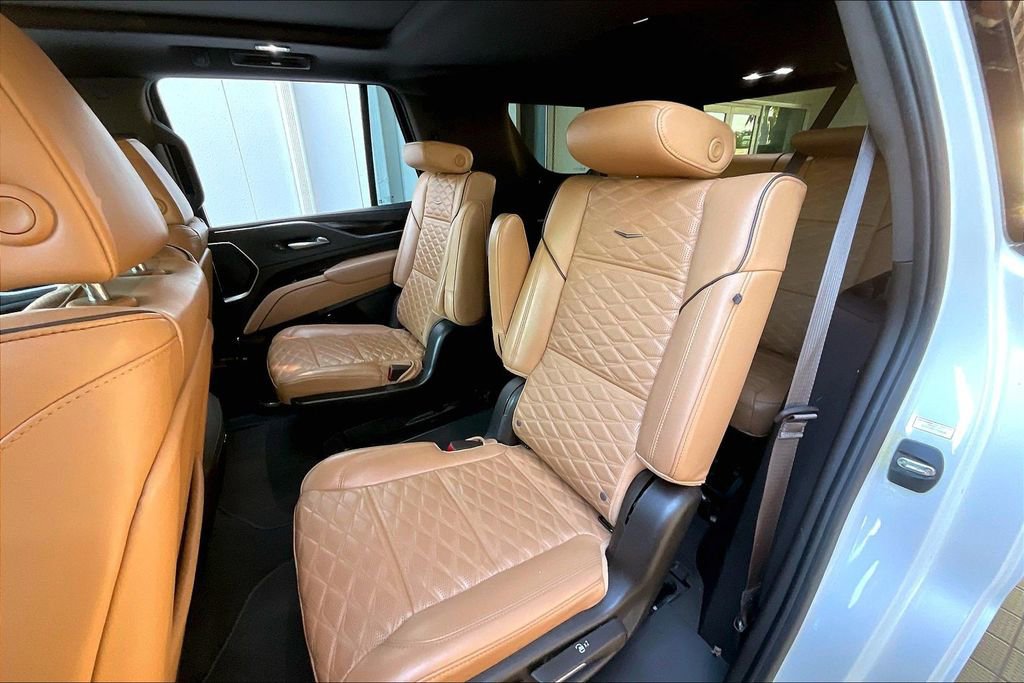 Used 2022 Cadillac Escalade Premium Luxury w/ Touring Package image 14
