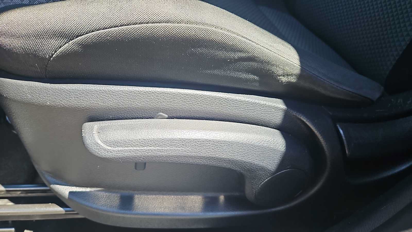 Used 2023 Kia Soul LX w/ Option Group 015 FWD image 14