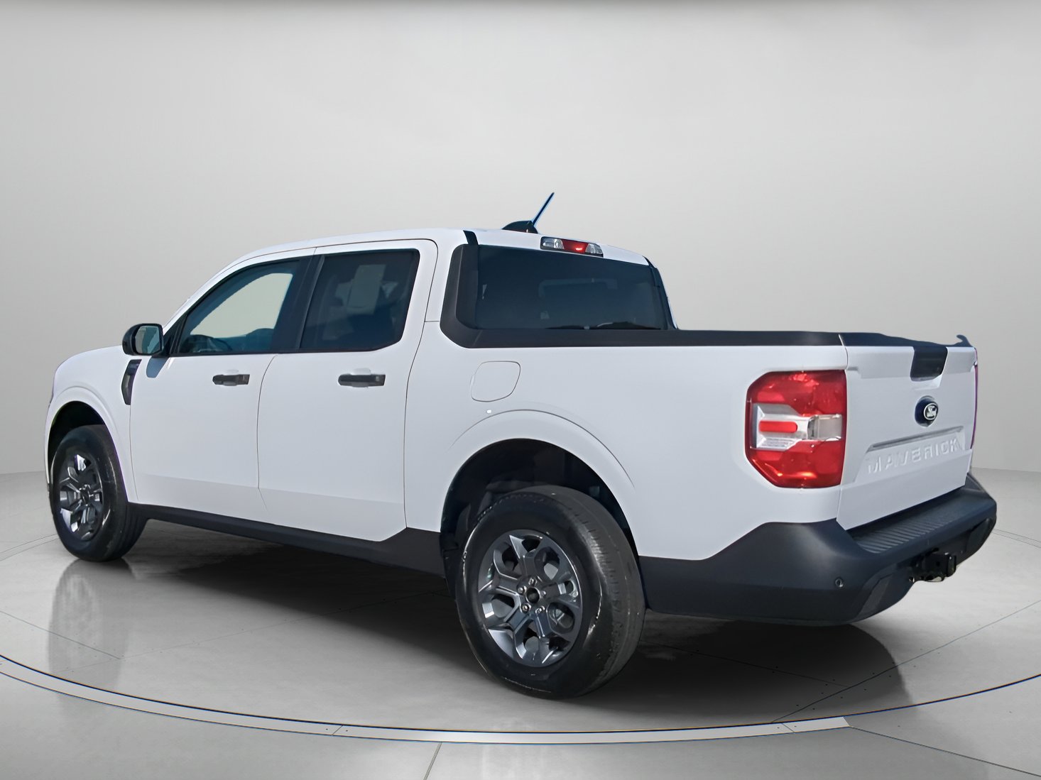 New 2026 Ford Maverick XLT w/ XLT Luxury Package FWD image 16