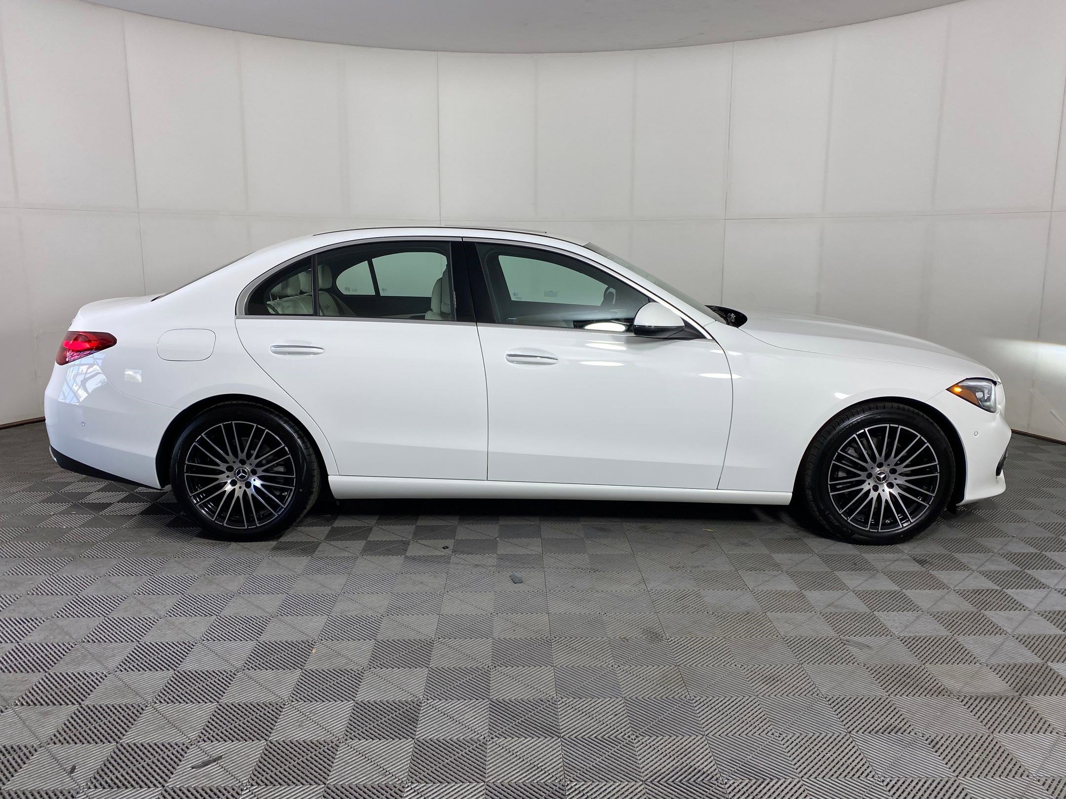 Used 2025 Mercedes-Benz C 300 4MATIC Sedan image 7