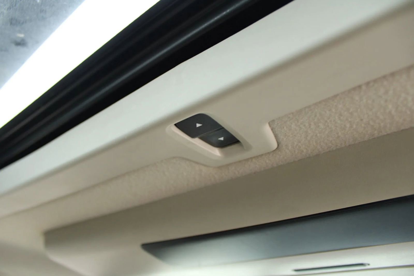 Used 2013 Toyota Sienna Limited w/ Premium Pkg image 19