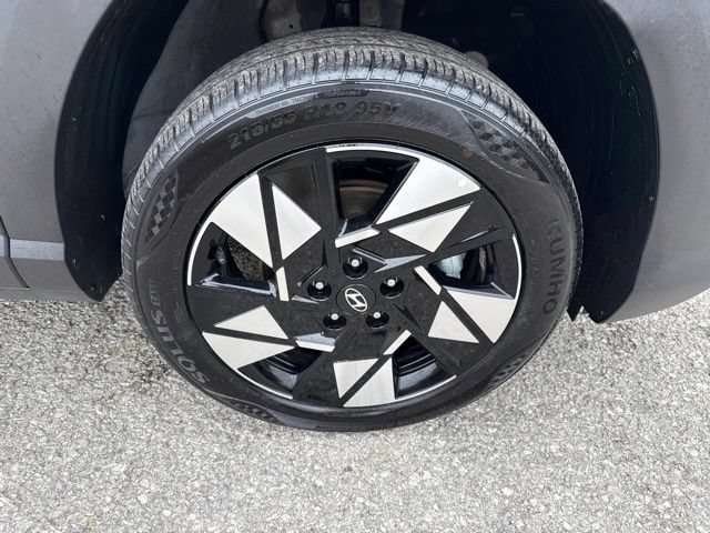 Used 2025 Hyundai Kona SEL AWD/4WD image 12