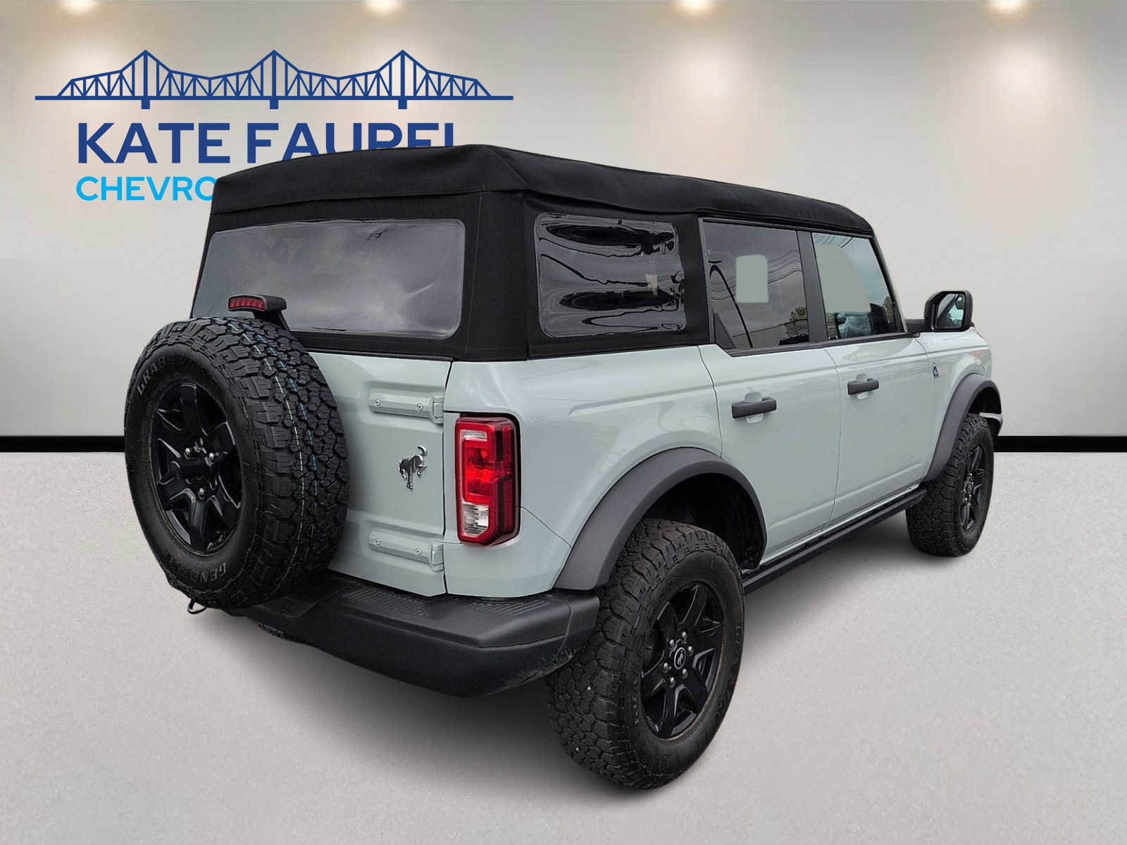Used 2024 Ford Bronco Black Diamond image 7