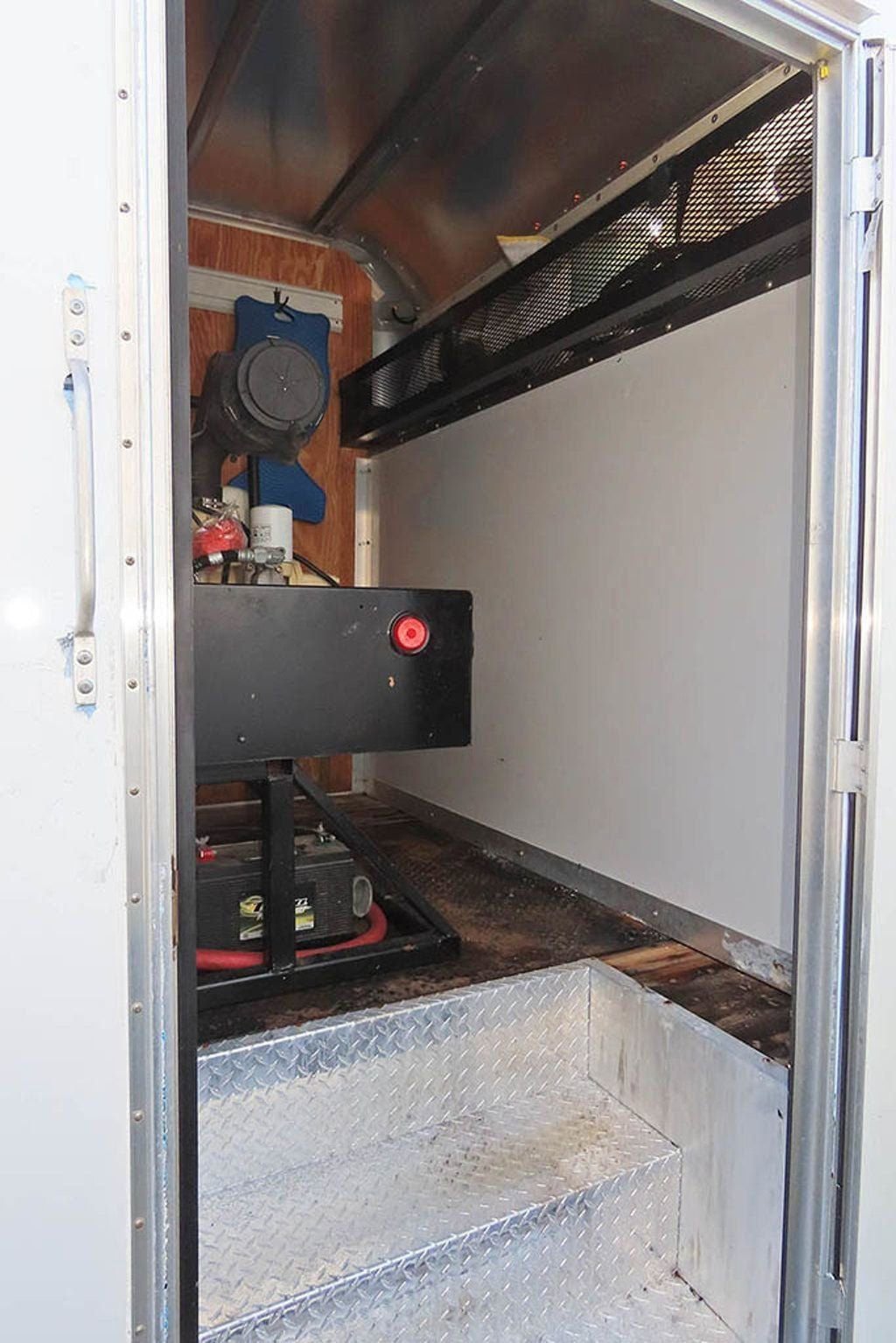 Used 2017 Ford E-450 and Econoline 450 Super Duty w/ Power Windows & Locks Group RWD image 19