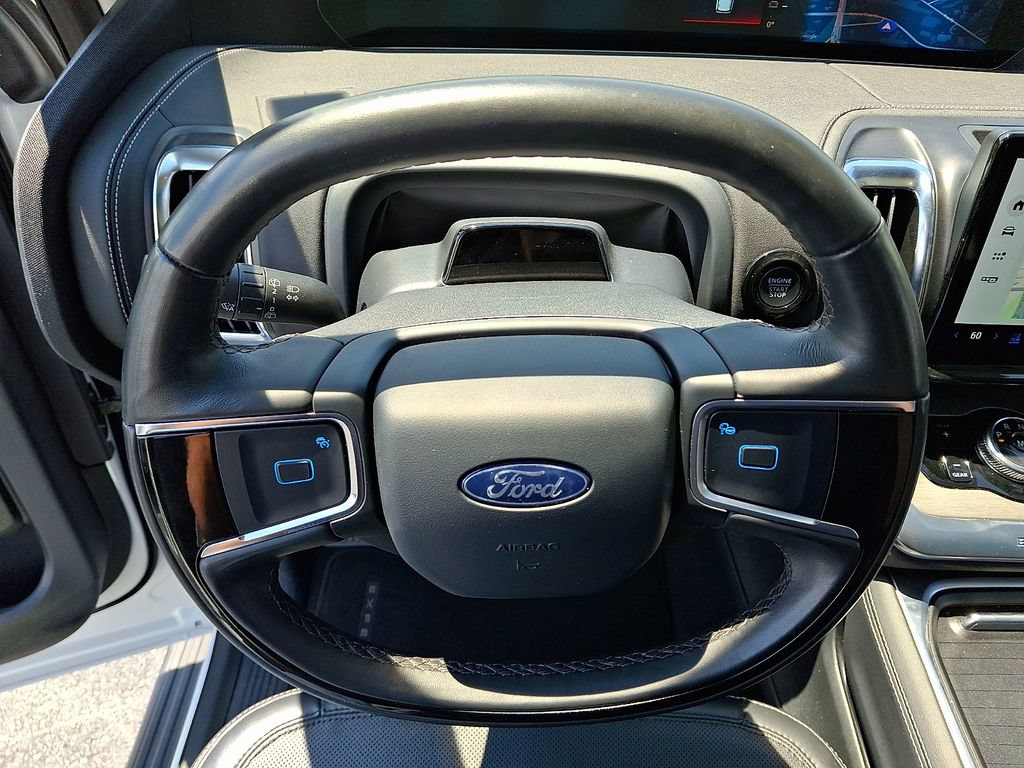 Used 2025 Ford Expedition Platinum AWD/4WD image 20