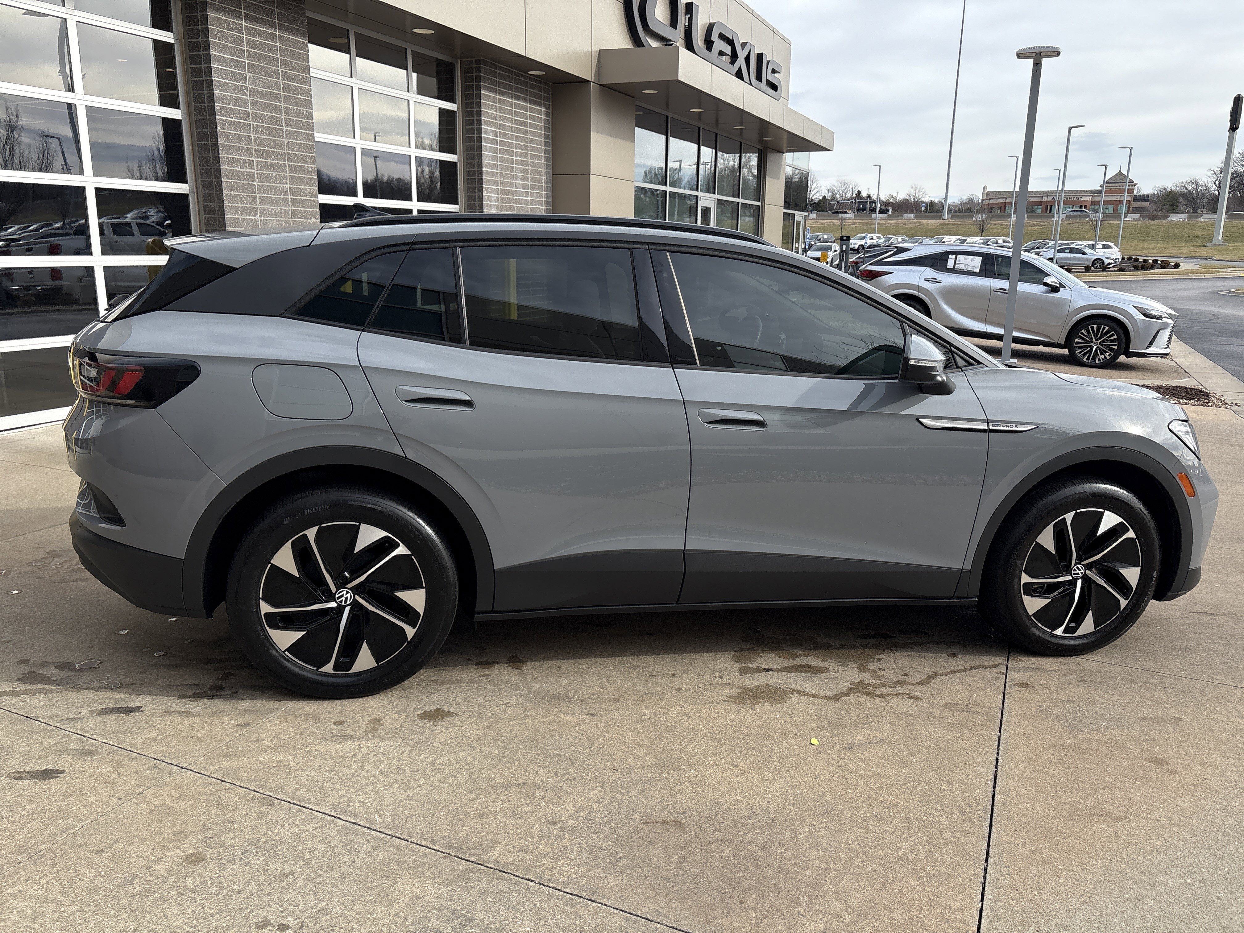 Used 2022 Volkswagen ID.4 Pro S image 11