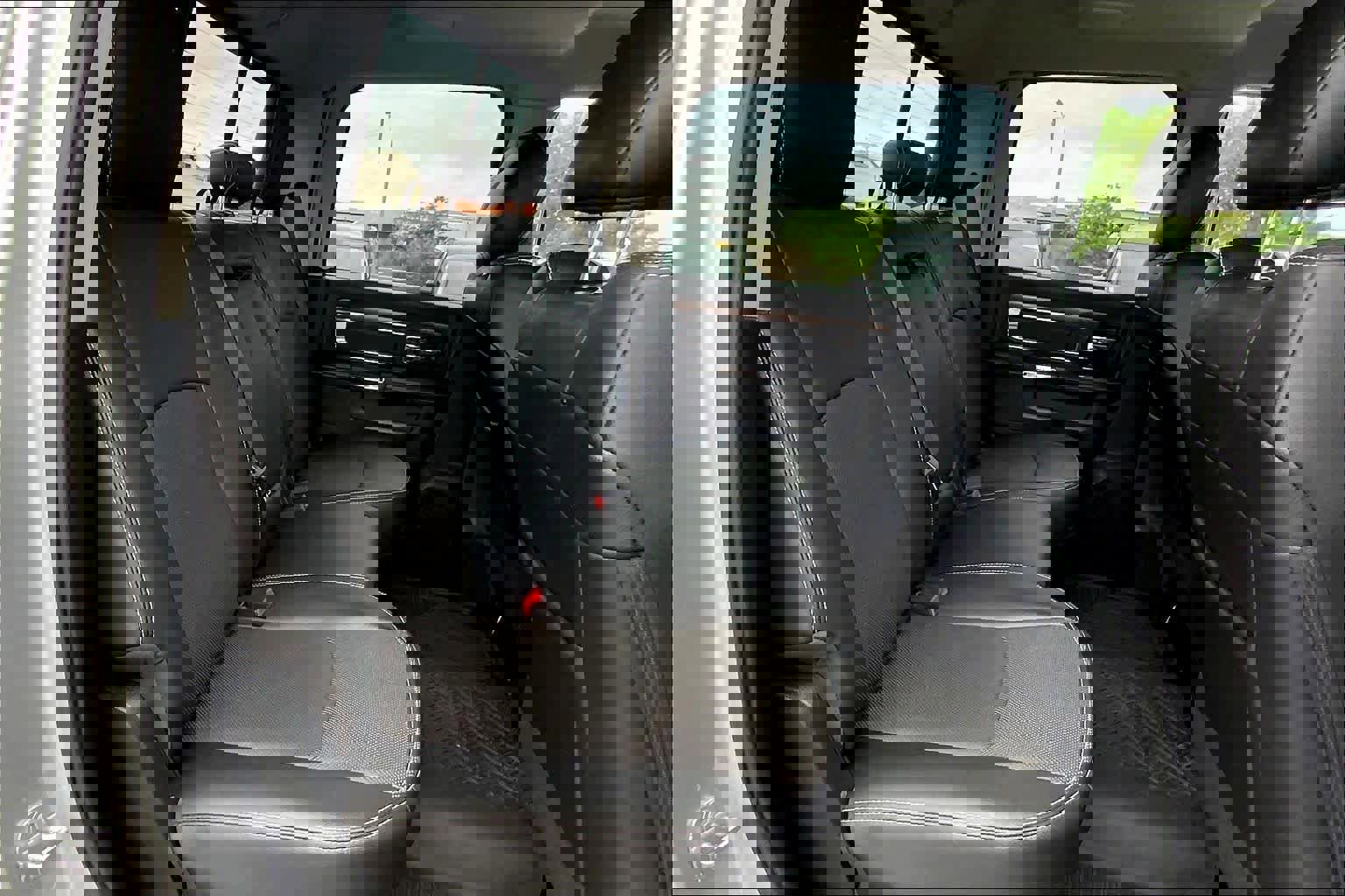 Used 2014 RAM 2500 Laramie w/ Protection Group image 19