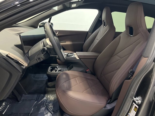 Used 2025 BMW iX xDrive50 image 25