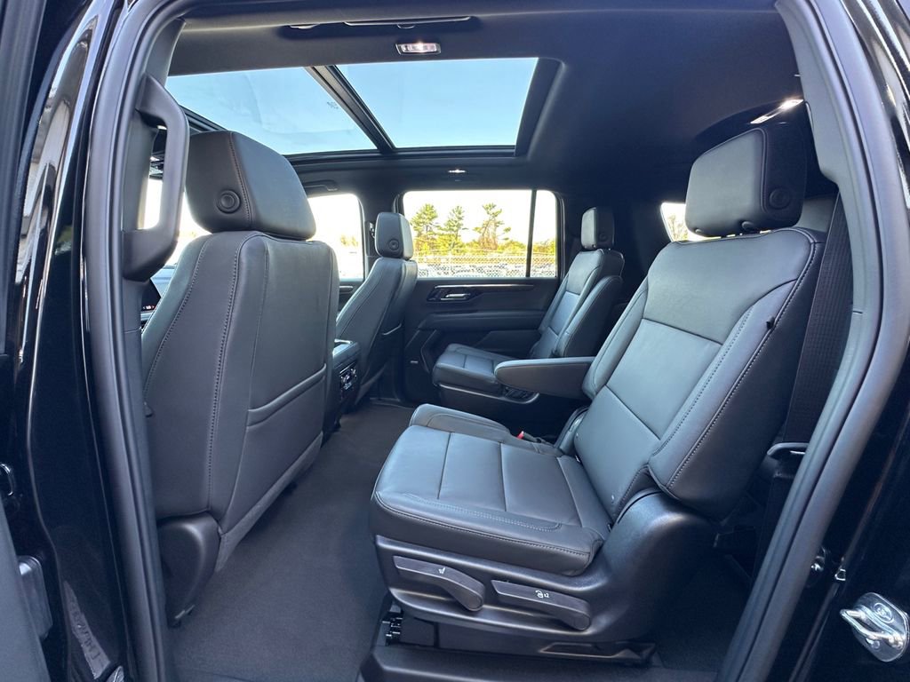 Used 2026 Chevrolet Suburban Z71 w/ Comfort Package AWD/4WD image 23