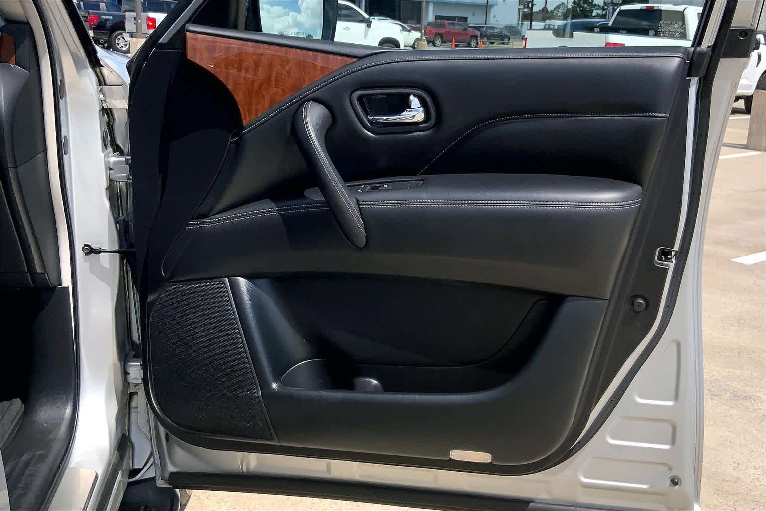 Used 2019 INFINITI QX80 Luxe w/ Proassist Package image 23
