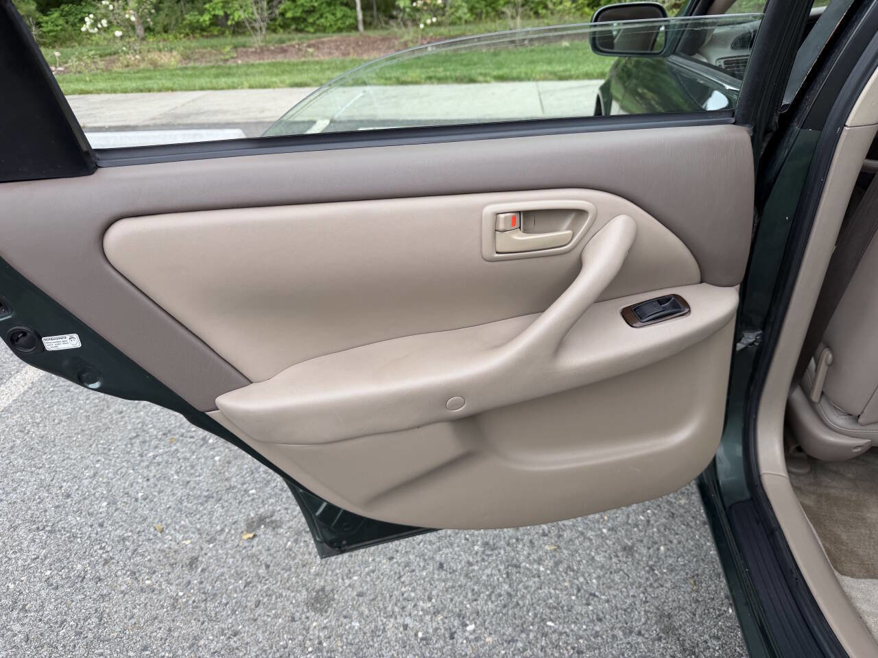 Used 2000 Toyota Camry XLE FWD image 30