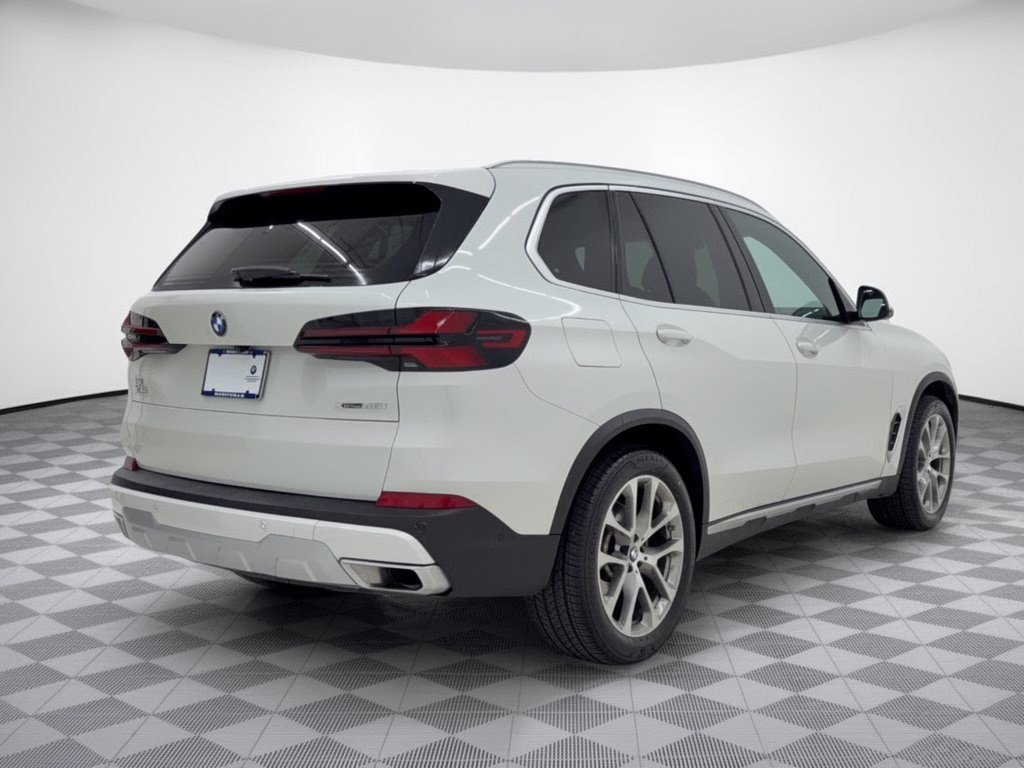 Used 2024 BMW X5 xDrive40i w/ Premium Package AWD/4WD image 9