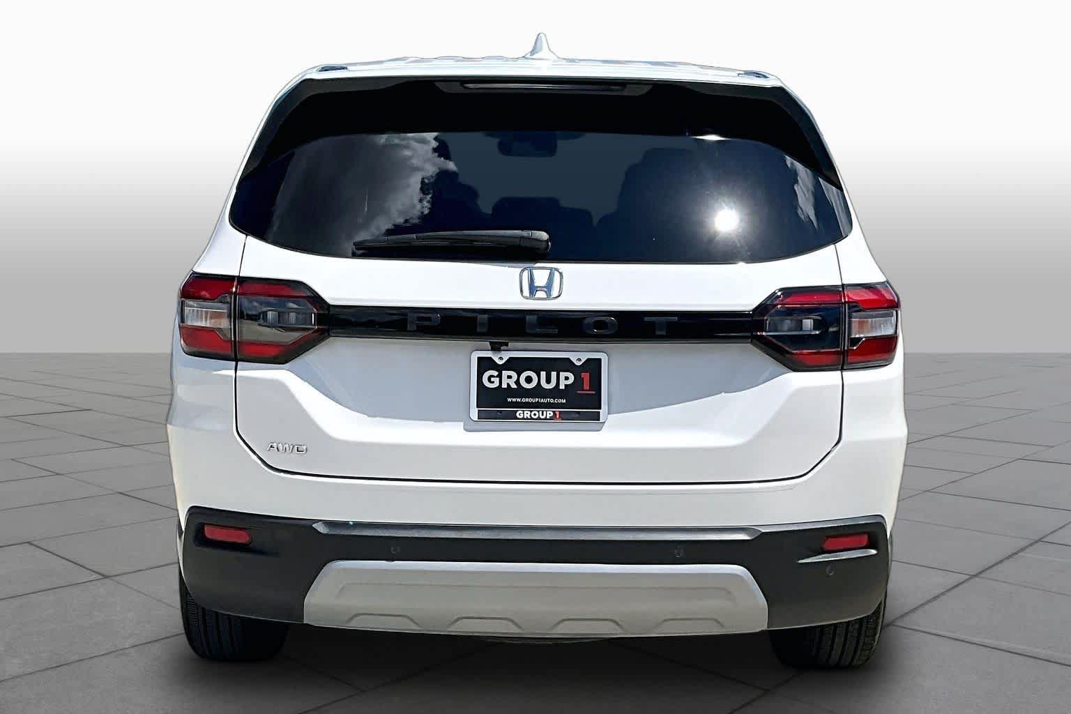Used 2025 Honda Pilot EX-L image 5