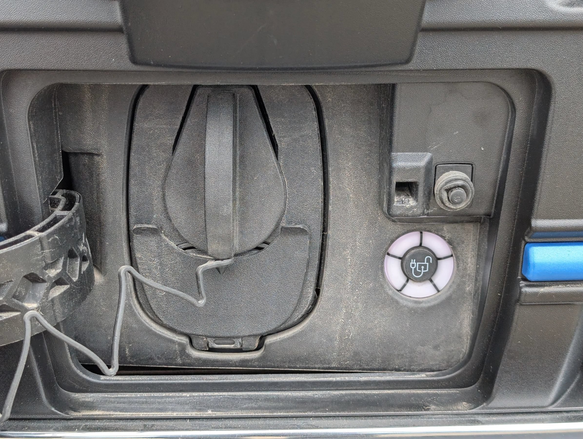 Used 2023 Ford E-Transit Medium Roof RWD image 3