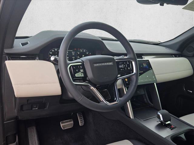 Certified 2025 Land Rover Discovery Sport Dynamic SE image 10