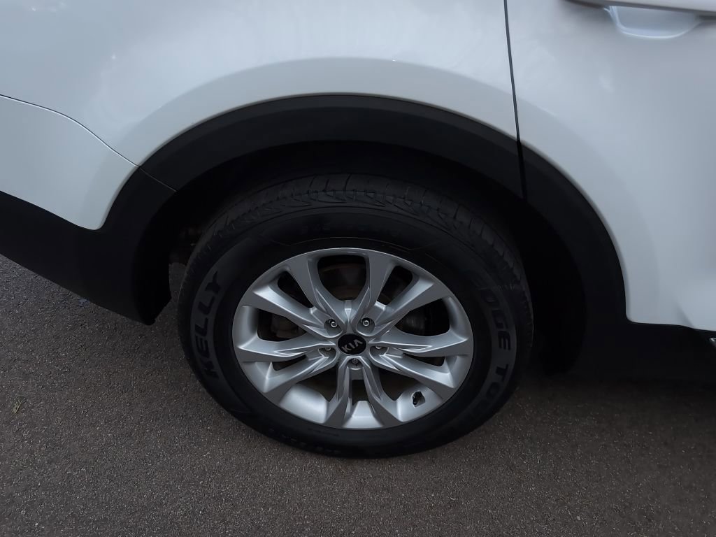 Used 2020 Kia Telluride LX image 4