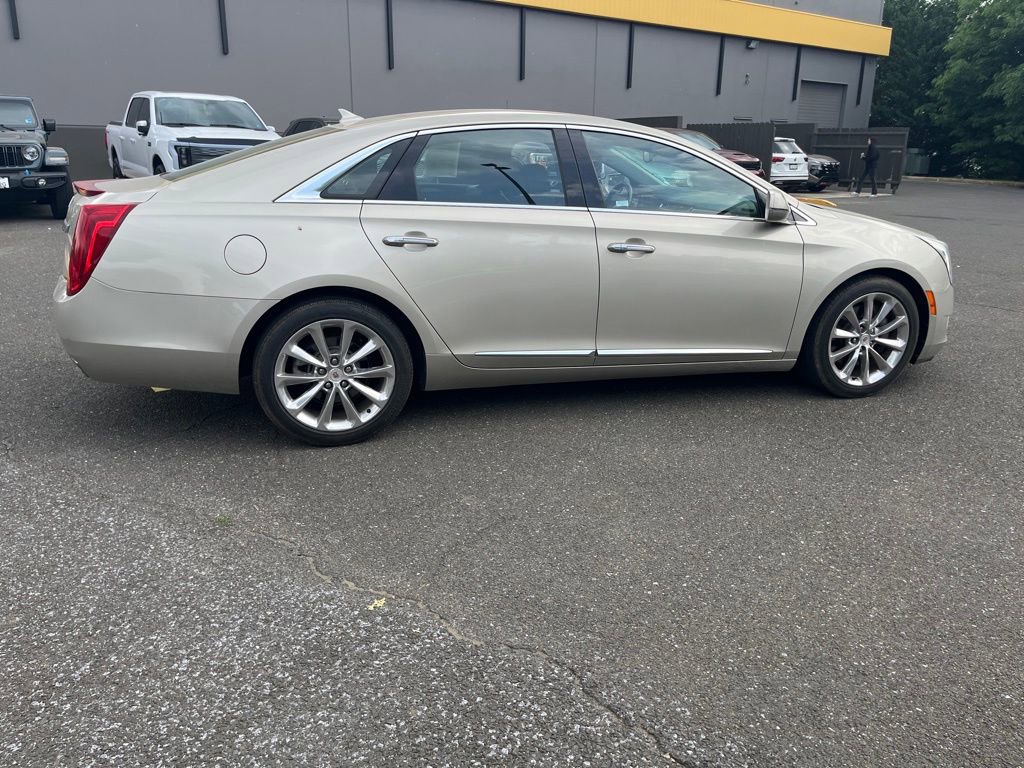 Used 2013 Cadillac XTS Luxury AWD/4WD image 8