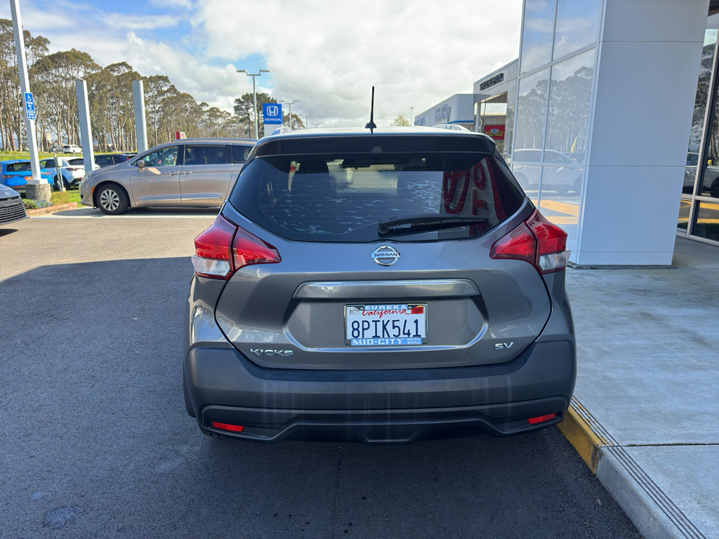 Used 2018 Nissan Kicks SV image 12