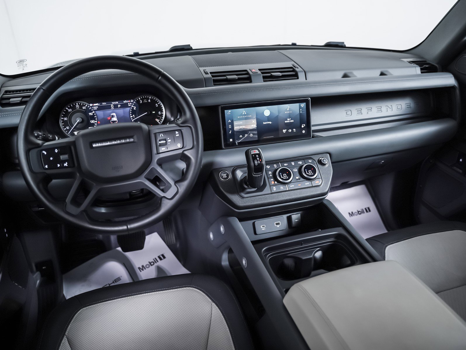 Used 2023 Land Rover Defender 110 X-Dynamic SE image 14