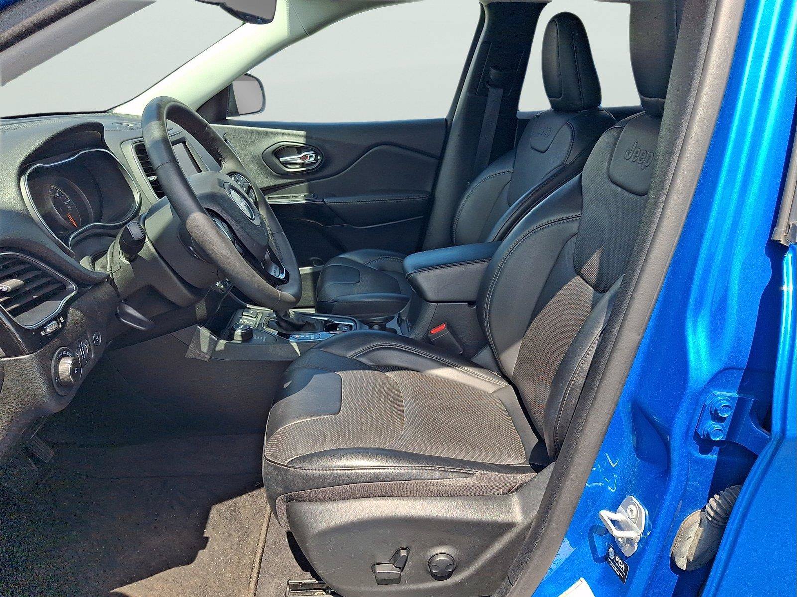 Used 2023 Jeep Cherokee Altitude Lux AWD/4WD image 11