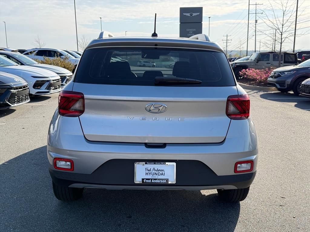 Certified 2023 Hyundai Venue SEL w/ Cargo Package image 4