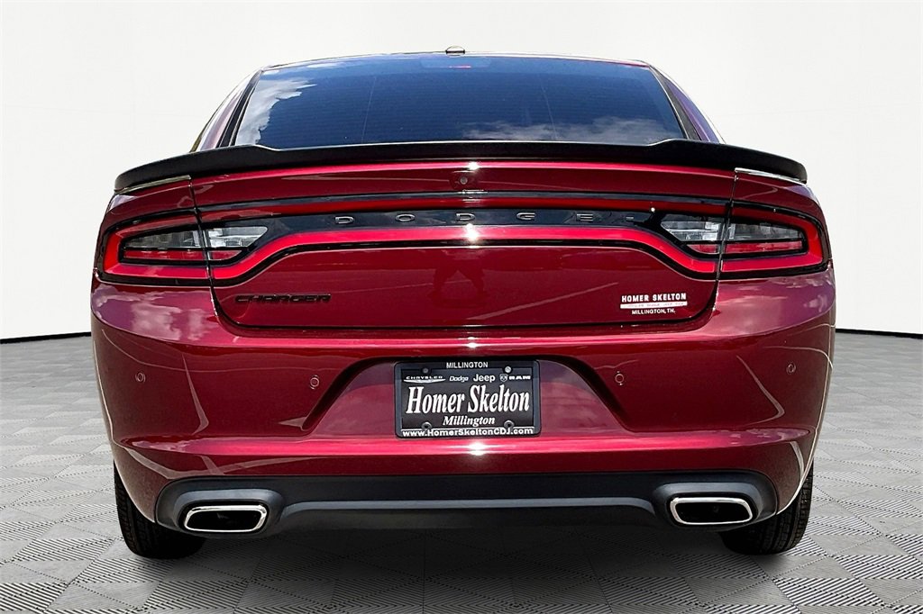 Used 2021 Dodge Charger SXT w/ Blacktop Package image 4