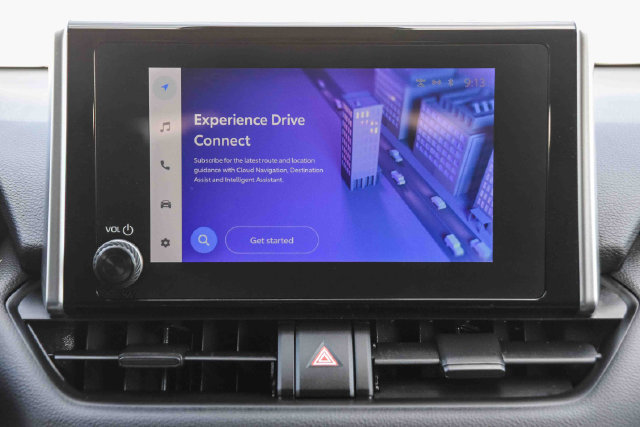 Used 2023 Toyota RAV4 XLE FWD image 14