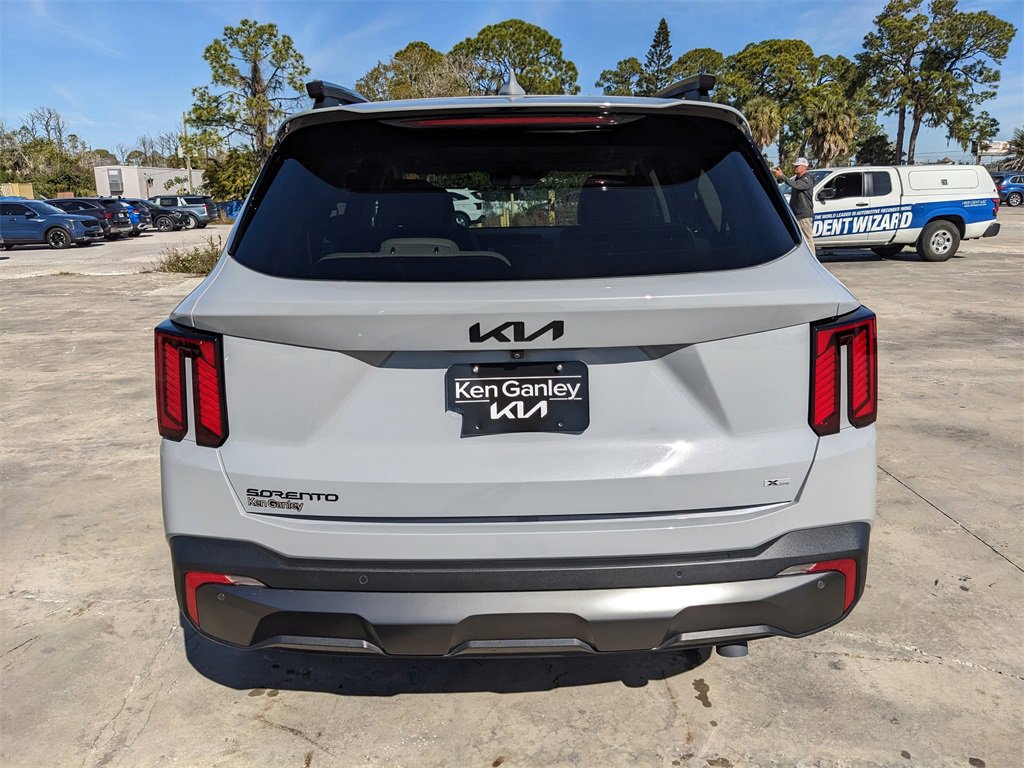 Certified 2025 Kia Sorento SX image 8