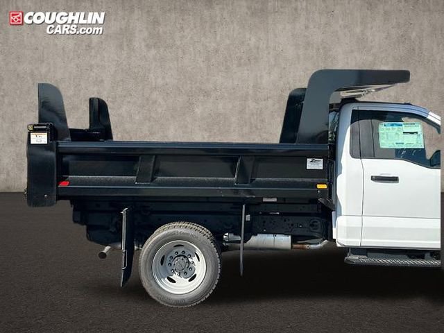 New 2025 Ford F550 XL image 8