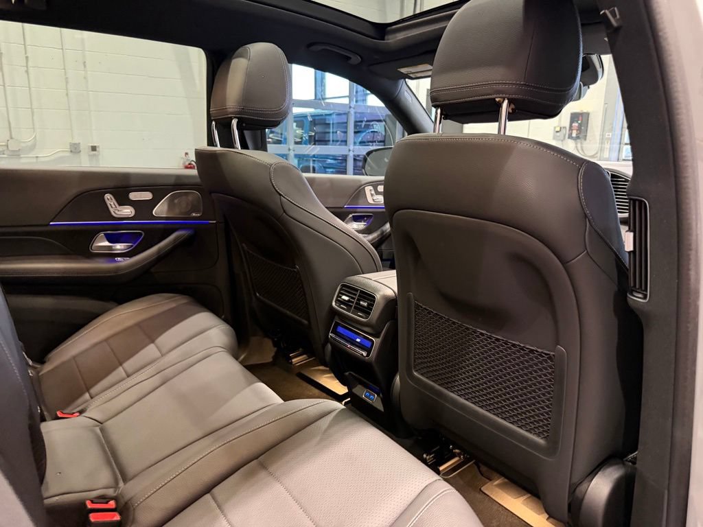 Used 2025 Mercedes-Benz GLS 450 4MATIC w/ AMG Line Exterior image 49